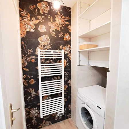 Appartement Le Coeur De - Plein Centre - 150m De La - Cour Extérieur Privative - Idéal Pour Couple *