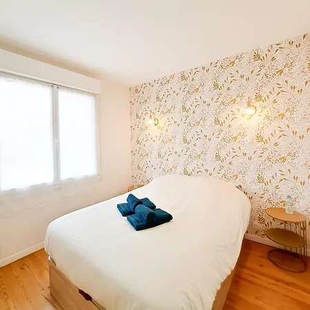 Apartment Le Coeur De - Plein Centre - 150m De La - Cour Exterieur Privative - Ideal Pour Couple