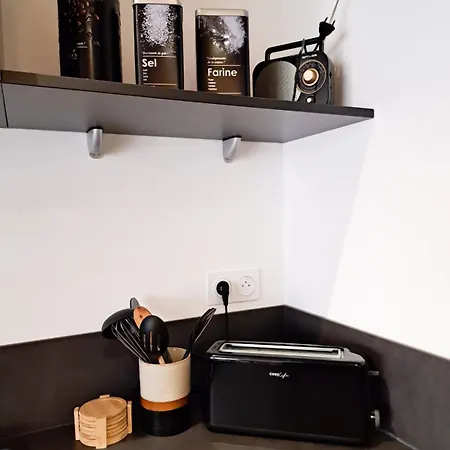 Appartement Le Coeur De - Plein Centre - 150m De La - Cour Extérieur Privative - Idéal Pour Couple Royan