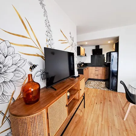 Le Coeur De - Plein Centre - 150m De La - Cour Exterieur Privative - Ideal Pour Couple