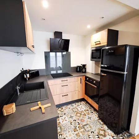 Le Coeur De - Plein Centre - 150m De La - Cour Exterieur Privative - Ideal Pour Couple * Royan