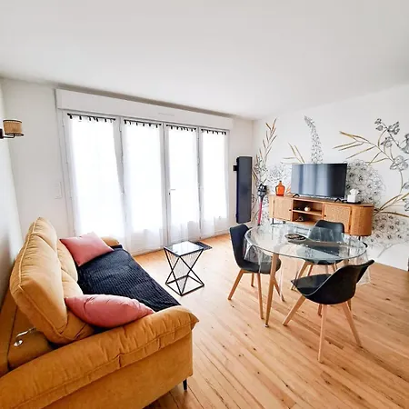 Le Coeur De - Plein Centre - 150m De La - Cour Exterieur Privative - Ideal Pour Couple