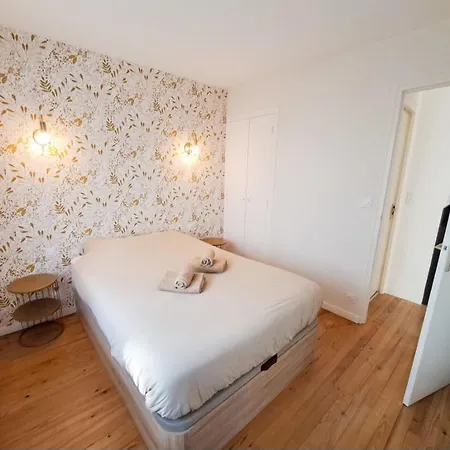 Appartement Le Coeur De - Plein Centre - 150m De La - Cour Extérieur Privative - Idéal Pour Couple *