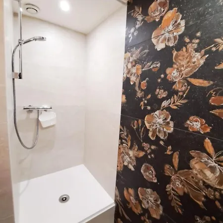 Appartement Le Coeur De - Plein Centre - 150m De La - Cour Extérieur Privative - Idéal Pour Couple
