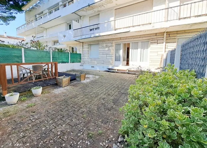 Le Coeur De - Plein Centre - 150m De La - Cour Extérieur Privative - Idéal Pour Couple *