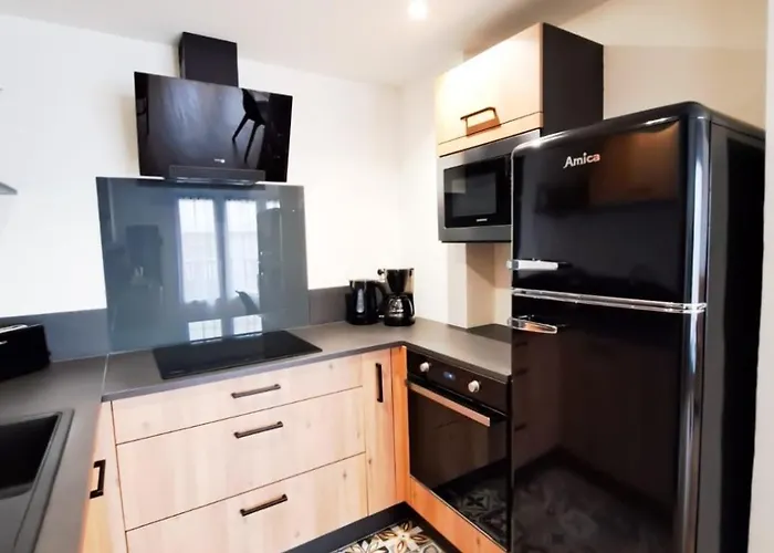 Appartement Le Coeur De - Plein Centre - 150m De La - Cour Extérieur Privative - Idéal Pour Couple